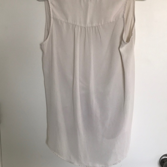 XS sleeveless hi-lo blouse - Picture 3 of 4